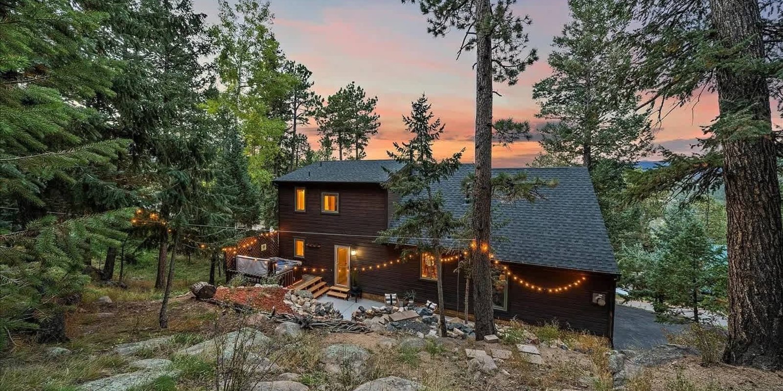 Castle Pines Colorado neighborhood representing Douglas County luxury suburbs